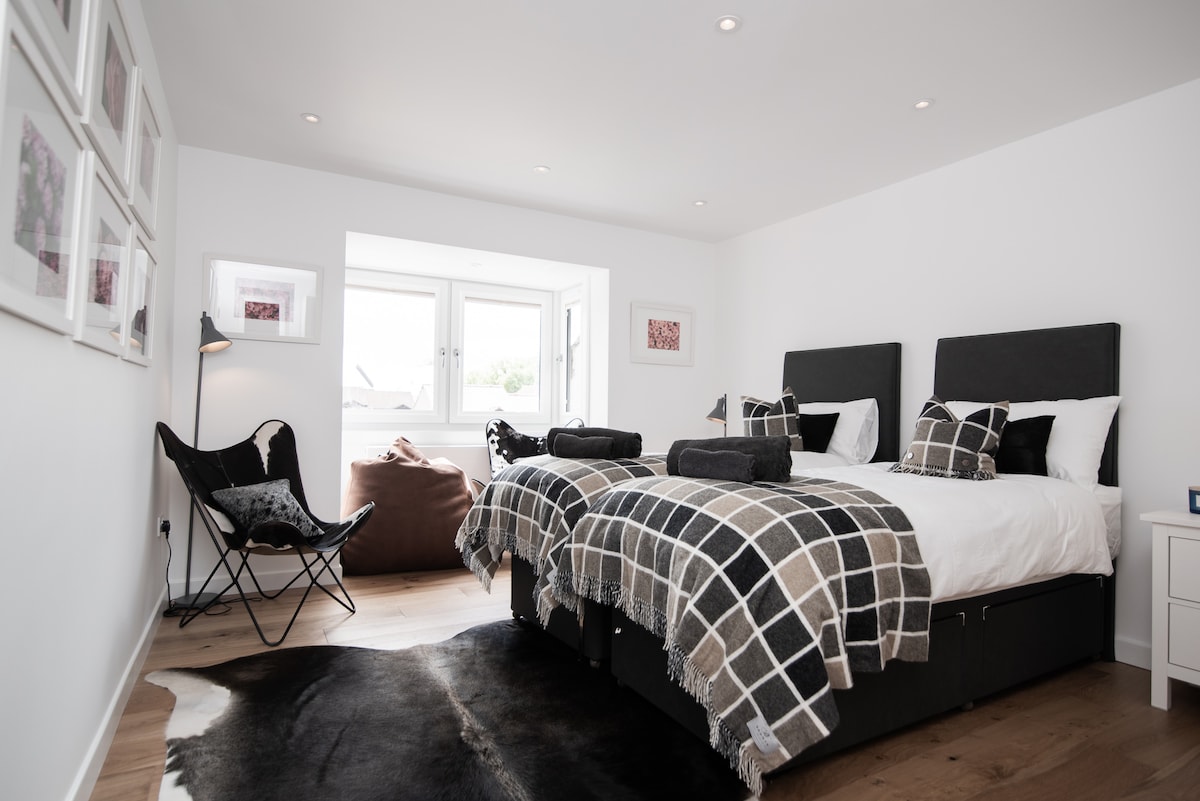 Camera 1: può essere un letto king size o due letti singoli