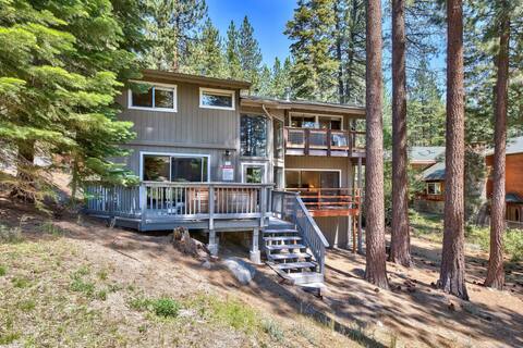 6 Bedroom / 5 Bath with Hot Tub near Heavenly!