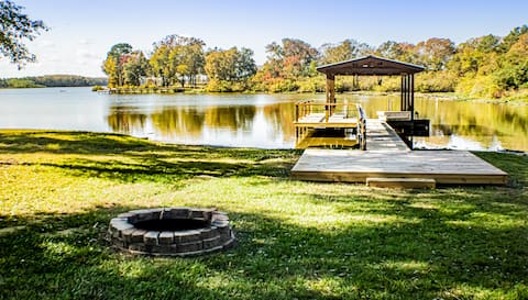 Waterfront Oasis: Private Dock & Stunning Views