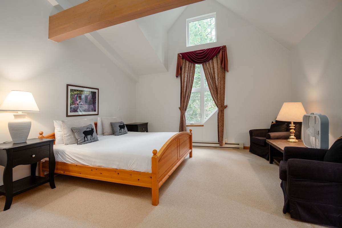 Главна спалня с суперголямо двойно легло