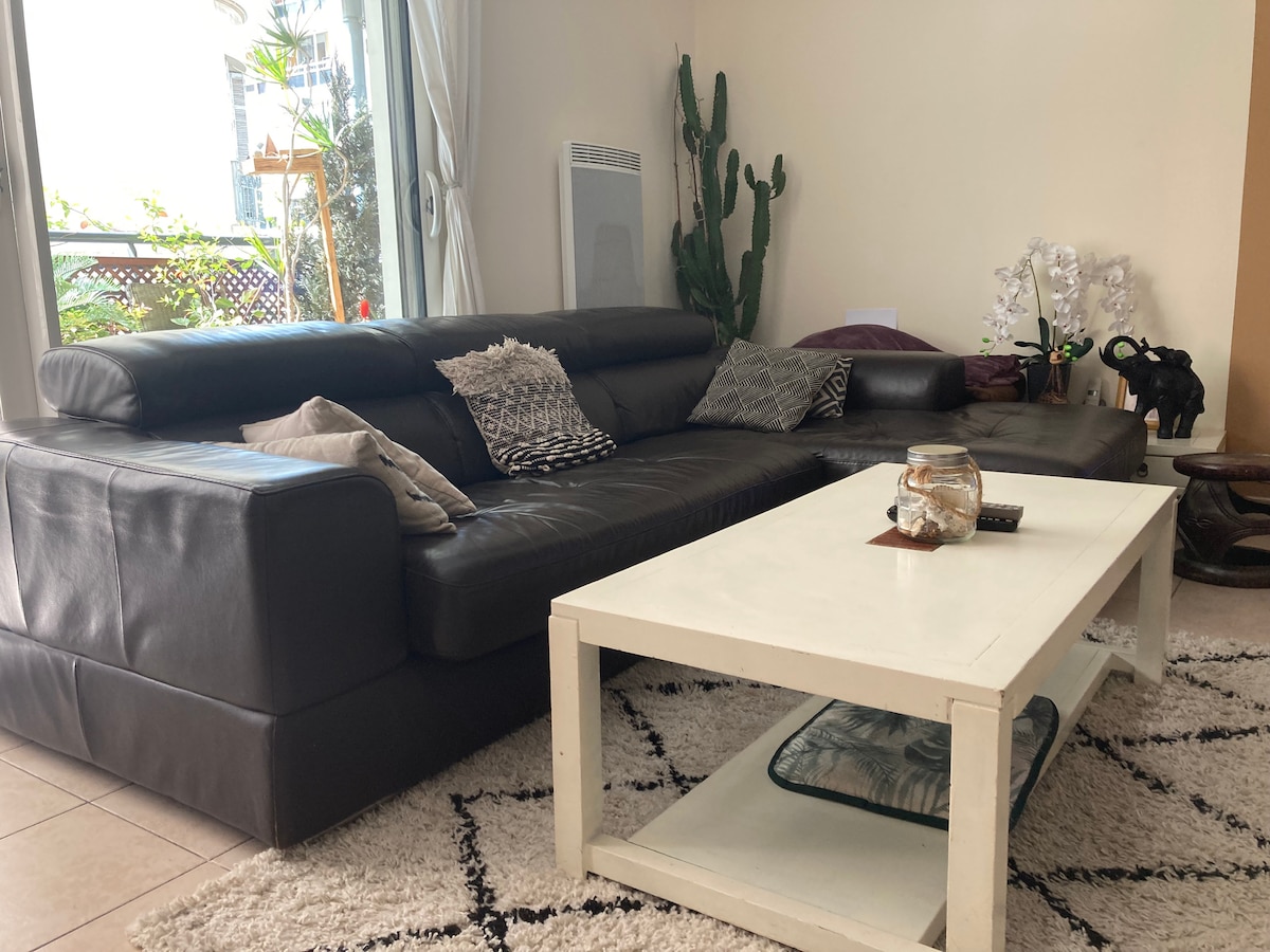 Airbnb performant: Superb apartment, 16 m2 terrace, city center à Marseille 5e Arrondissement