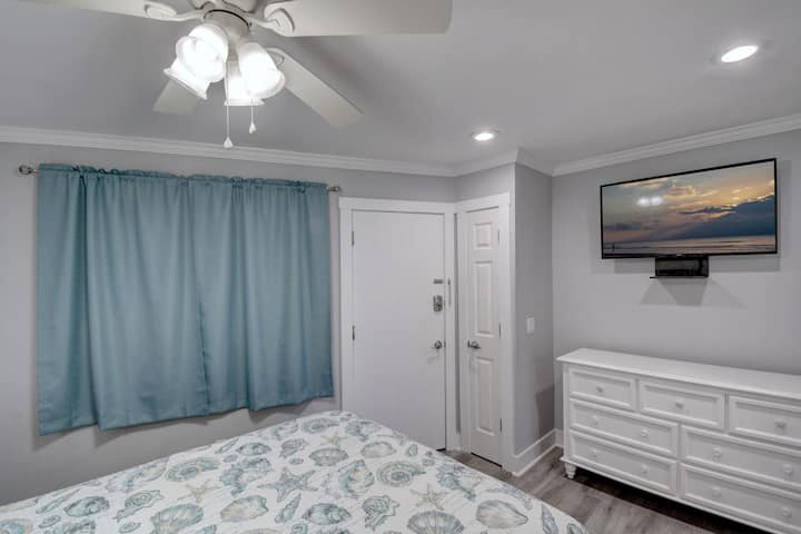 سرير بحجم كوين مع مساحة تخزين كبيرة!