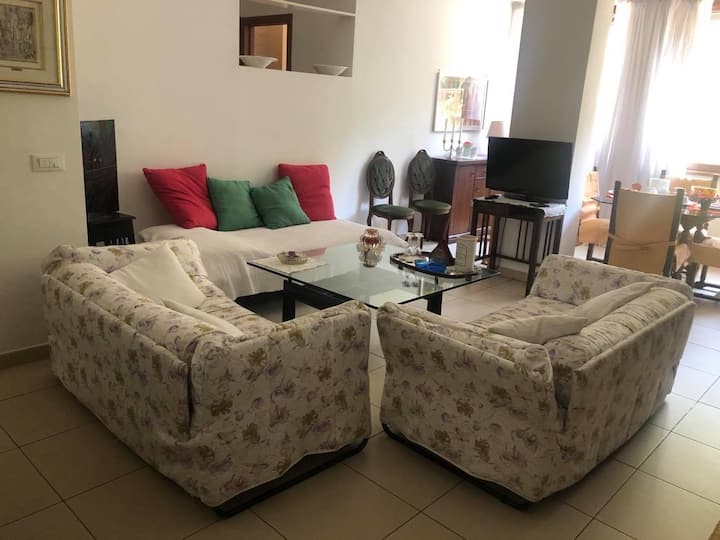 EUR LAKE IN VILLA FLAT 4 SLEEPS Apartments for Rent in Rome, Lazio