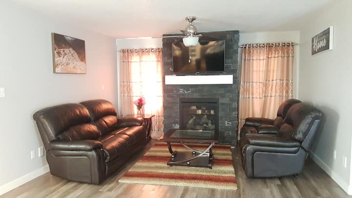 Deluxe Home With Stunning View - Lethbridge