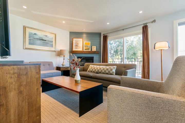 Bayside Refuge: Views, Free Parking, Backyard - San Francisco