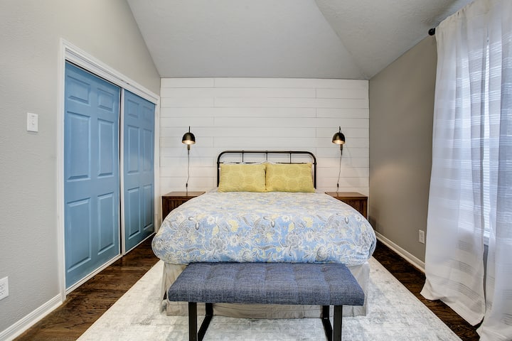 使用这张全新的Nectar床垫，享受理想的夜间睡眠或最受欢迎的小说。