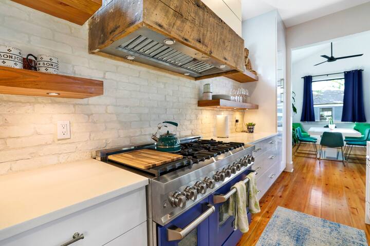 Heated Pool Luxe Home • River Views + Ferry to FQ gallery image 3