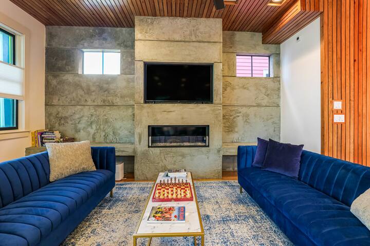 Heated Pool Luxe Home • River Views + Ferry to FQ gallery image 2