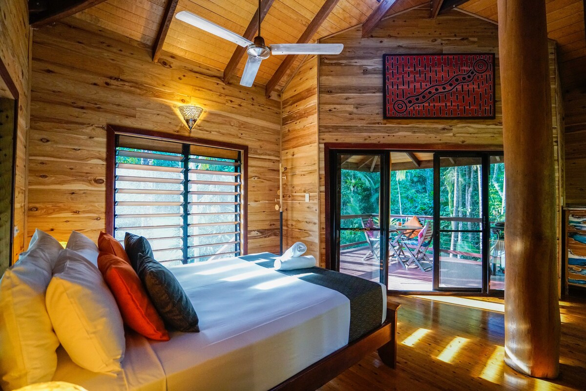 שימו לב לנופים היפים מהמיטה הנוחה בגודל קווין סייז