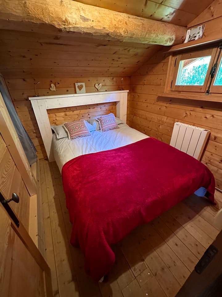 חדר שינה
Aiguillette מיטה זוגית 140x200 חדש
ארון עם ארון רדיאטור קורן חדש
מיטה ראש עם שקעים, קוראים אלקטרוניים ותקרות