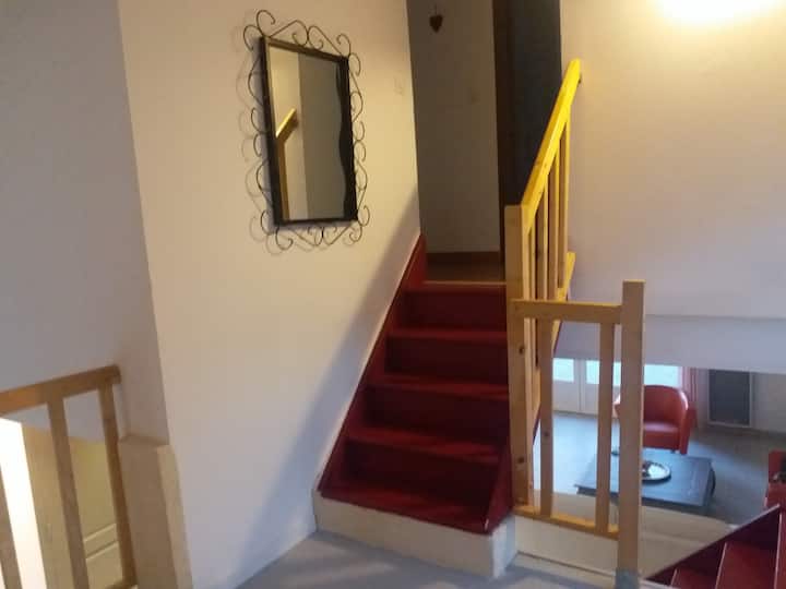 Ngazi za mezzanine na ghorofani