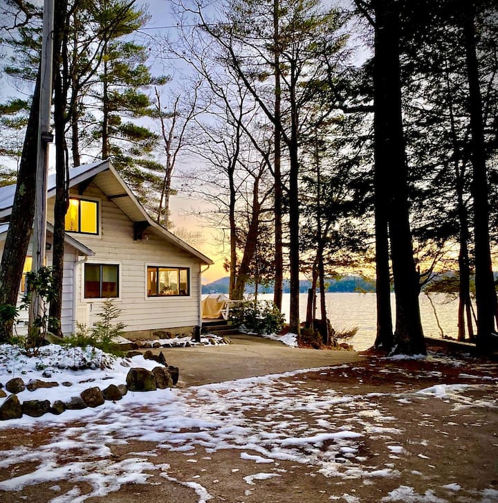 Private Lake House w/Fire Pit & Snowy Sunset Views Houses for Rent in
