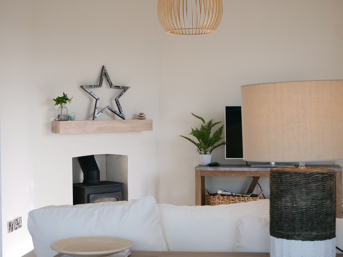 Popular Airbnb listing: Coastguard Cottage - Soar Mill Cove near Salcombe in South Hams