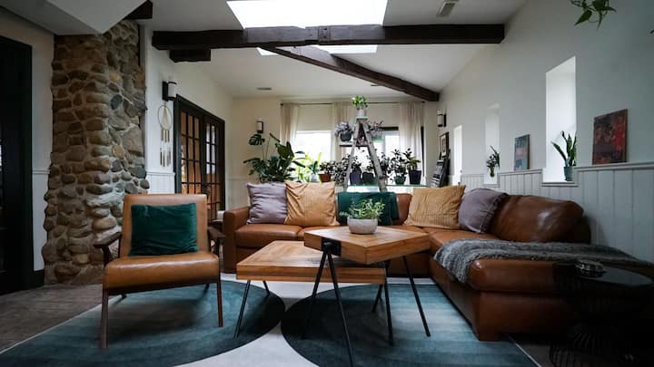 Luxury Kings Heritage House - Kingsville