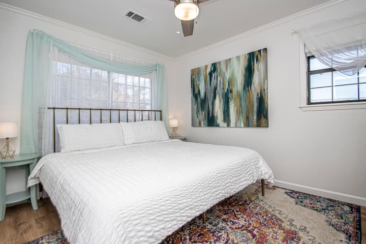 Spálňa 2 s manželskou posteľou King (na poschodí)