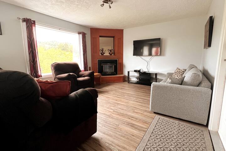 Bright and Spacious / On Quiet Nature Sanctuary gallery image 3