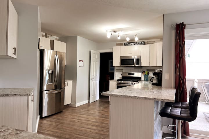 Bright and Spacious / On Quiet Nature Sanctuary