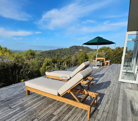 Romantic getaway, view!!!, & all the mod cons!