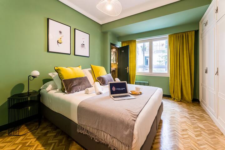 Zubieta Plaza: 1 min from La Concha Beach gallery image 3