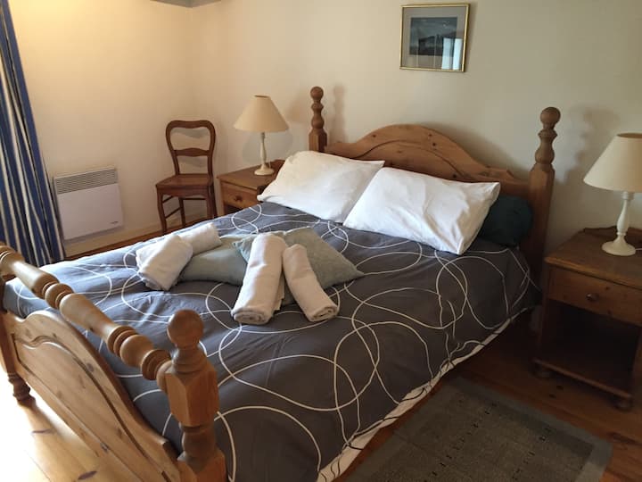 Chambre 3 + salle d'eau (étage)