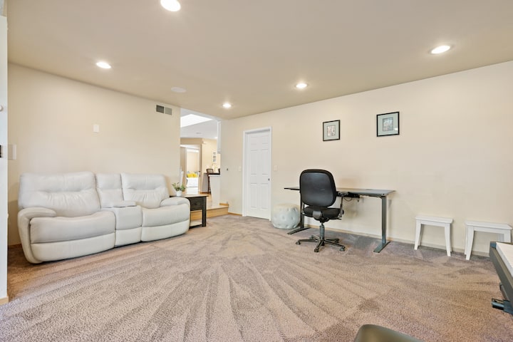Family Friendly 5br House W/backyard +Playground - San Jose, CA