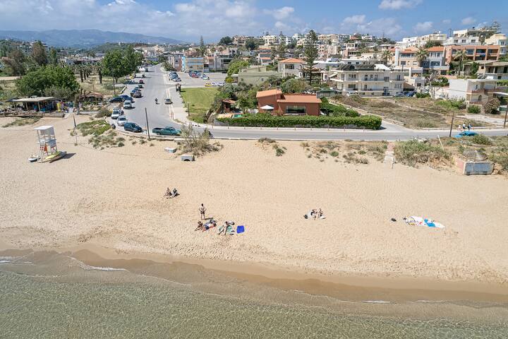 “Beachfront villa with pool by the sea ” 5 pers. gallery image 5