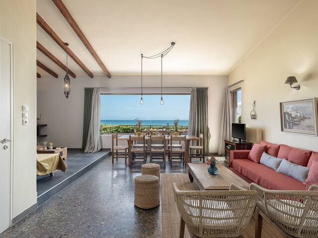 “Beachfront villa with pool by the sea ” 5 pers. gallery image 3