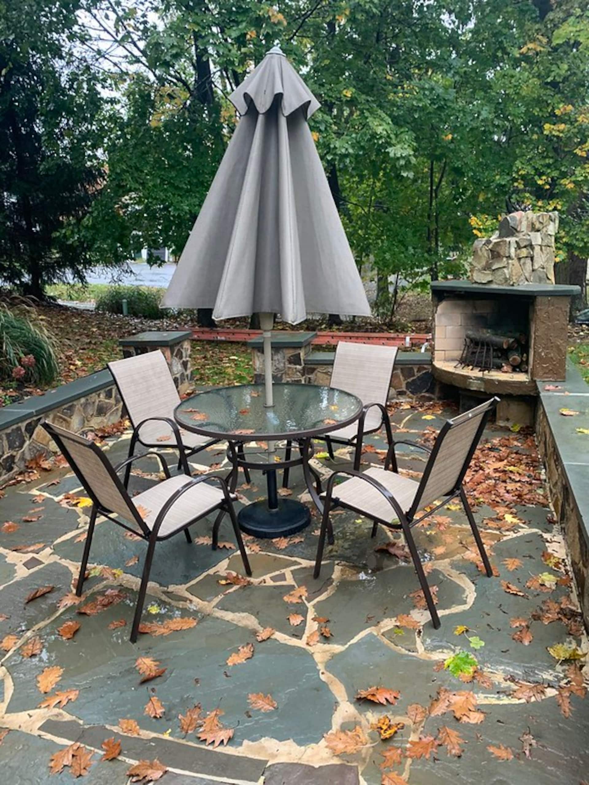 A 650 SF Condo| Walking distance to Amtrak station