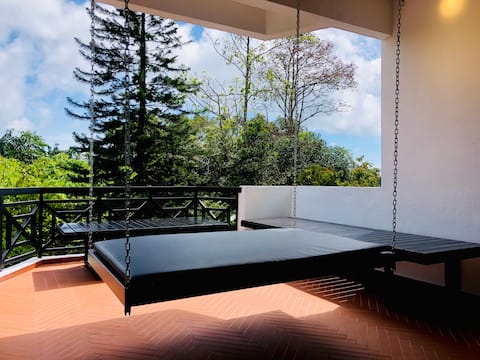 Luxury Colony 1121: 8 Pax