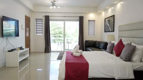 Giant studio I1 with extra bedroom and  balcony