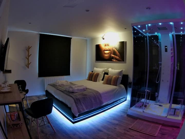 Double hammam shower cubicle