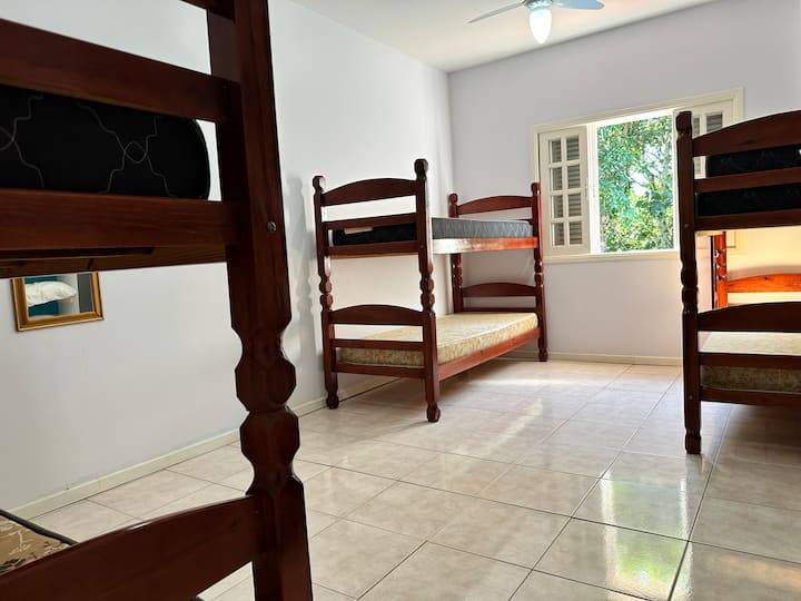 Chumba cha 8: 3 Beliches