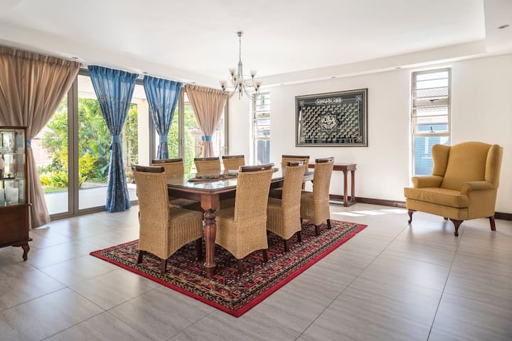 Beautiful holiday home. Centrally located. gallery image 4