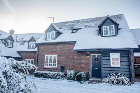 Come and stay in our Warm and Welcoming home!