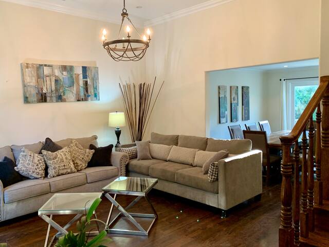 Book n Enjoy 5 bds with amazing Location gallery image 3