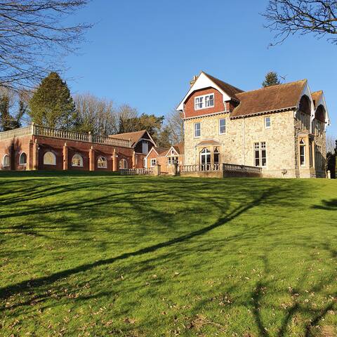 Country Manor House with indoor Pool and Hot Tub.
