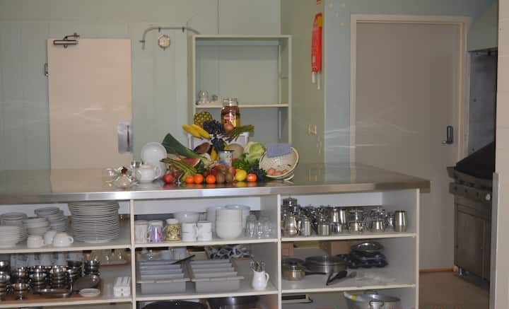 Furnished Family Room In Whyalla - Whyalla