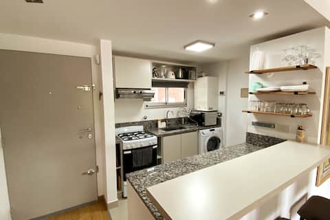Top Airbnb: Sunny 4-person Apartment private rooftop & parking in Partido De San Fernando