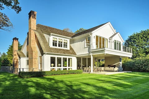 Exquisite Custom Home in Heart of East Hampton