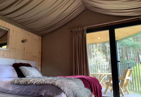 Riverside Cabins, Shrewsbury SY41HY - Winston