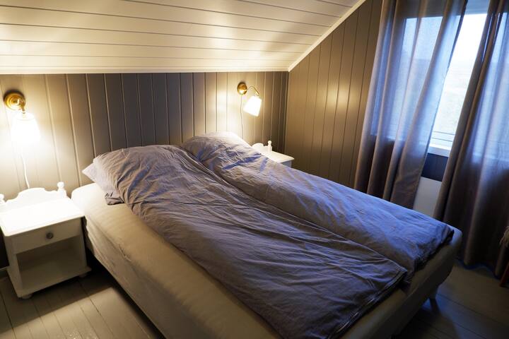 Blueroom - Room