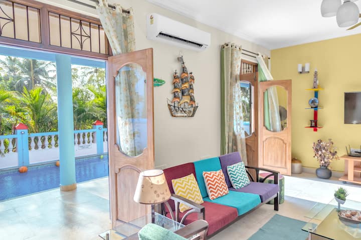 Living room image 7