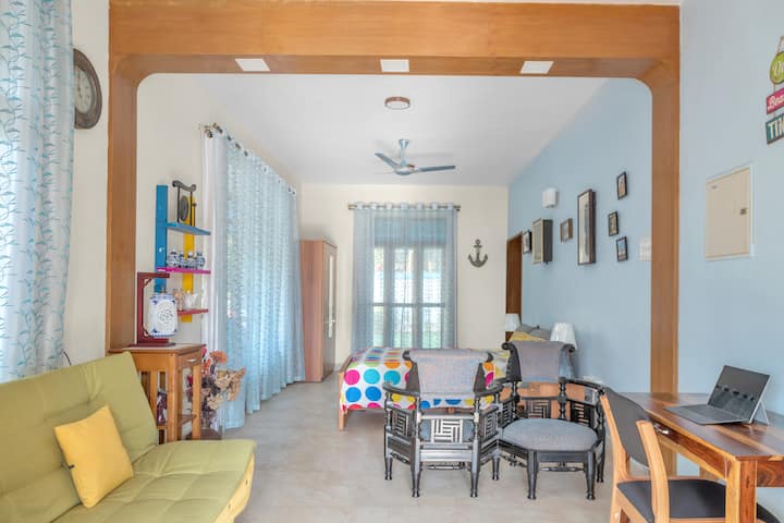 Living room image 1