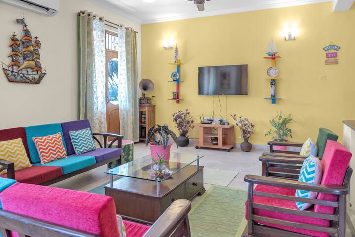 Living room image 9