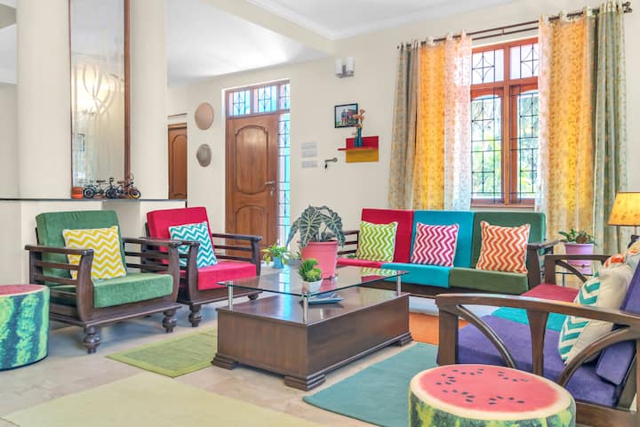 Living room image 6