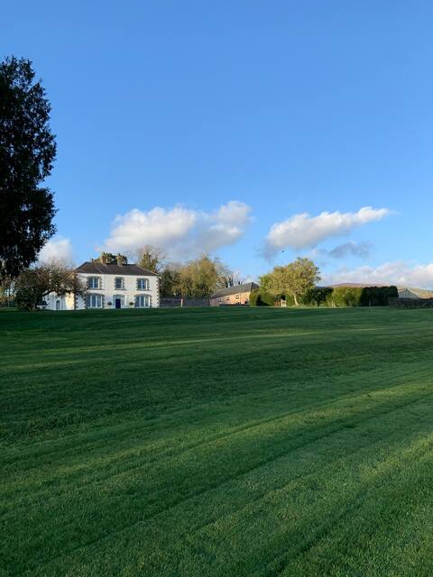 Loughananna House