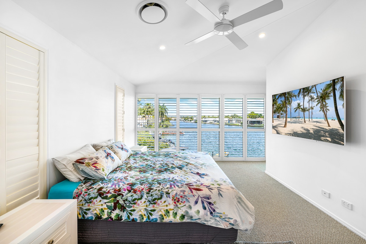 Chumba Kikuu cha kulala Ghorofa ya Juu na Ensuite na Kutembea katika Robe