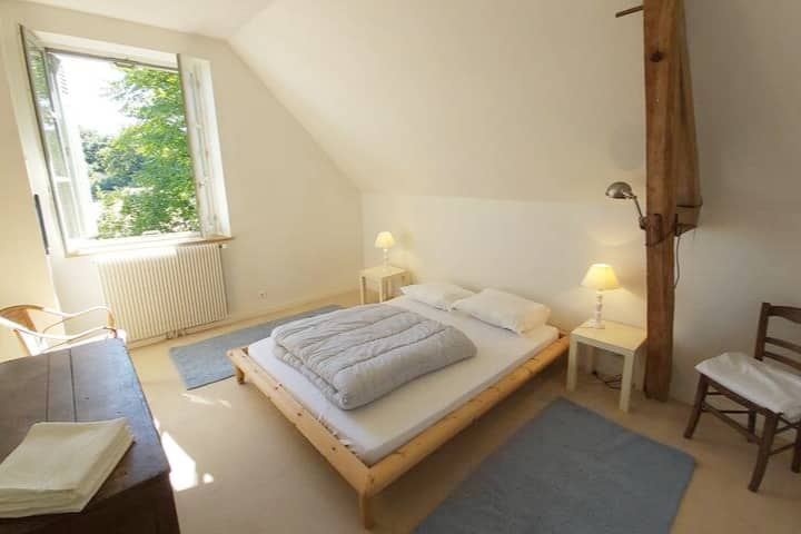 Chambre 4 : lit queen size 1 lit