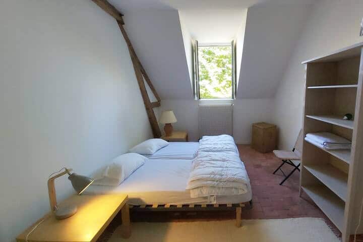 Chambre 2 : 2 lits 90*200