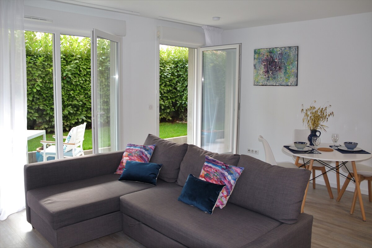 Top Airbnb: Les Quatrains, appt 3* with garden in Thonon Les Bains